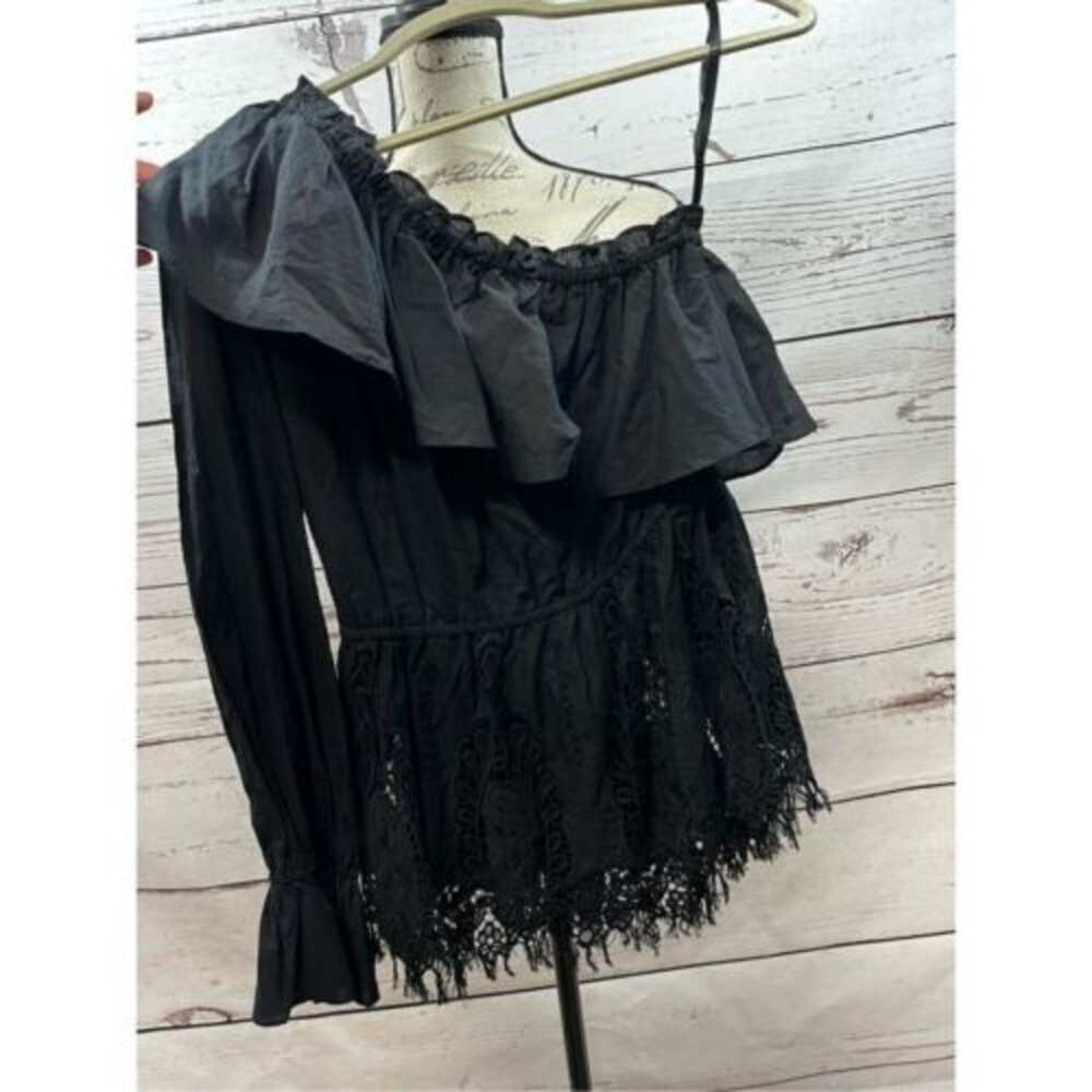 BCBGMAXAZRIA black‎ one shoulder blouse with lace pattern at bottom - 2811